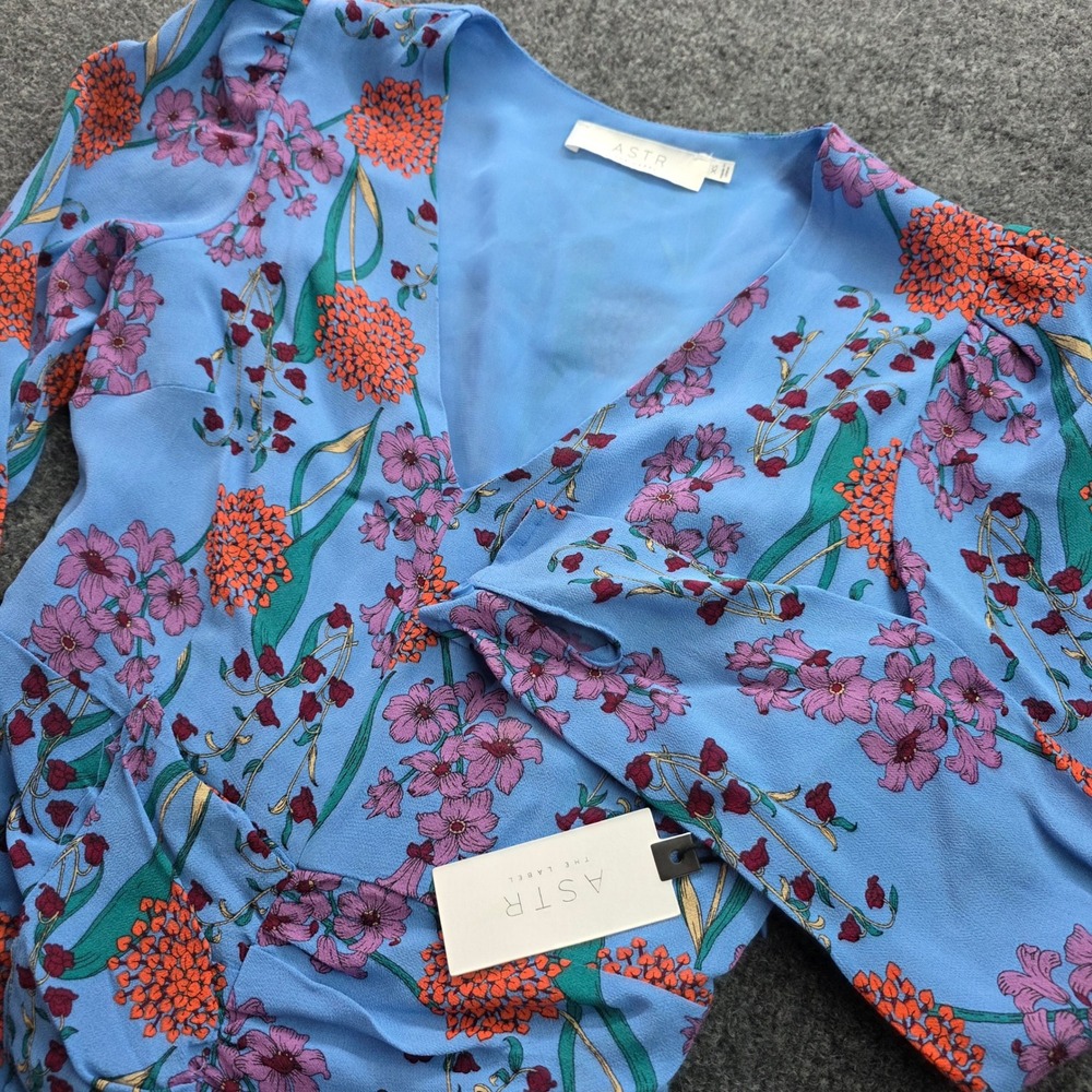 ASTR The Label Floral Mini Dress Blue Ruched Long Sleeve V-Neck XS NWT Wedding